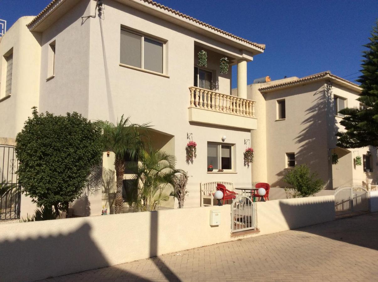 Quality Villa With Pool In Superb Location In Paphos Mandria  Exterior photo