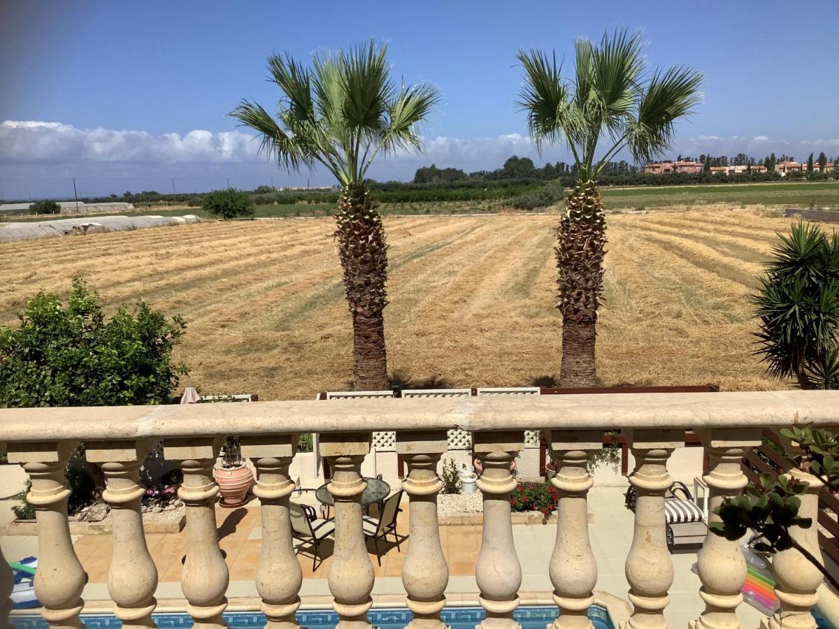 Quality Villa With Pool In Superb Location In Paphos Mandria  Exterior photo