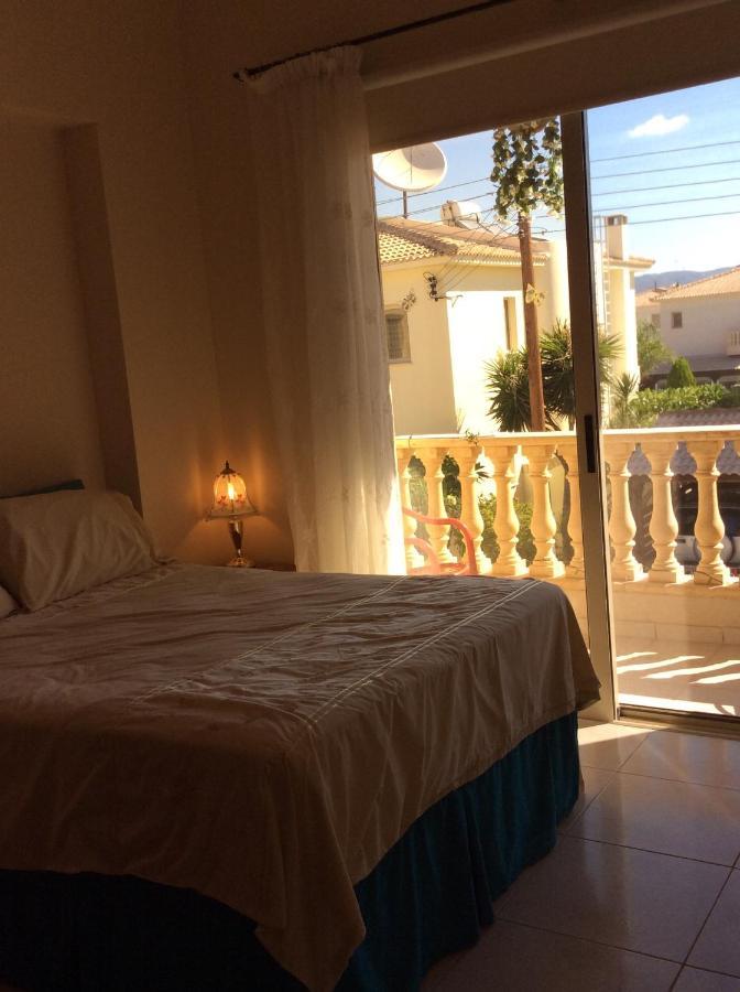 Quality Villa With Pool In Superb Location In Paphos Mandria  Exterior photo